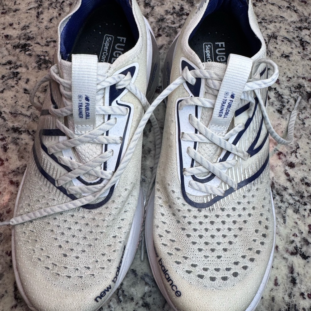 New Balance FuelCell SuperComp Trainer 8.5 Men / 10 Women - Picture 3 of 5